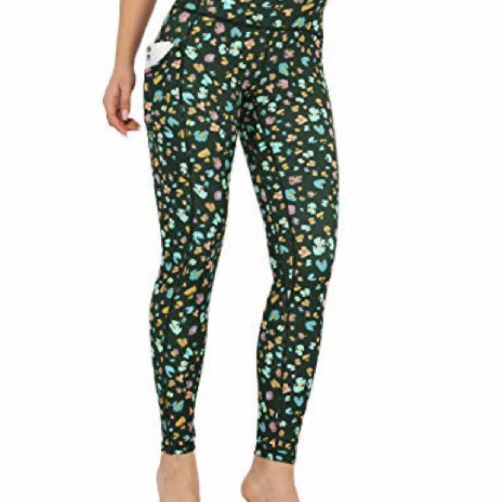 Ododos women’s colorful camo legging size Medium